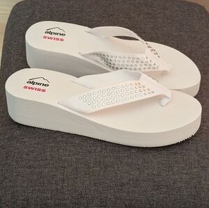Alpine Swiss Women's New White Platform Sandals..9